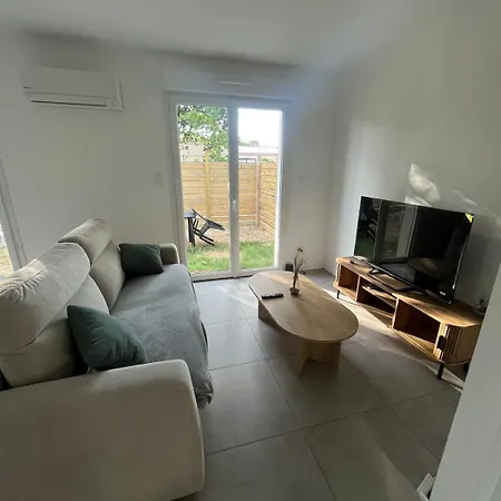 Petite Maisonnette Avec Jardin 2 Apartment